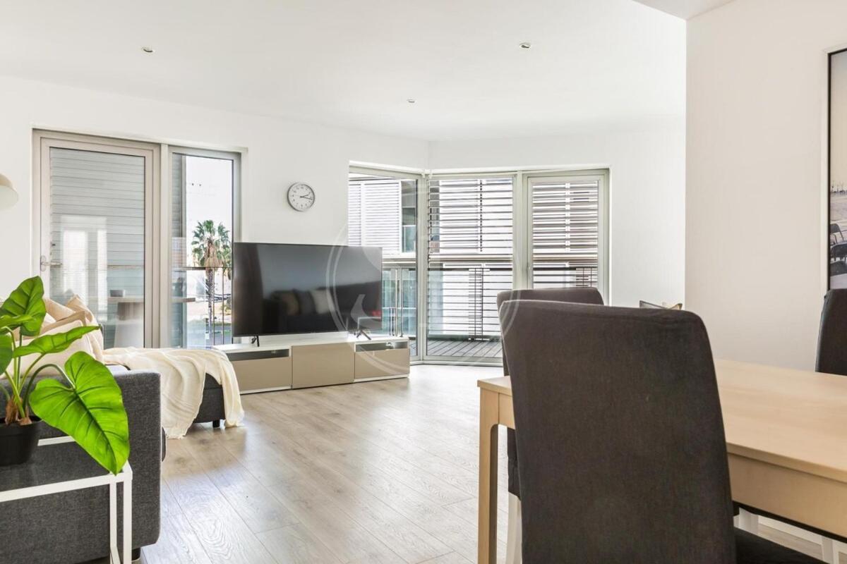 Beachfront With Terrace Apartamento